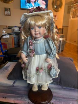2-porcelain dolls