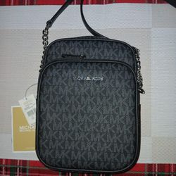 Brand NEW Michael Kors Crossbody Side Bag