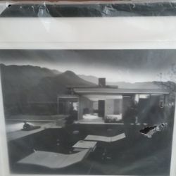 Julius Shulman Kaufmann House Lithograph (actual print size is 16x20)
signed,dated Rare
This is #22 of https://offerup.com/redirect/?o=MjUwLkFu early 