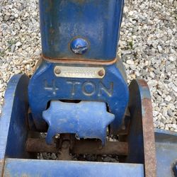 4 TON JACK 