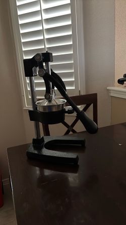 Cast Iron Manual Juicer