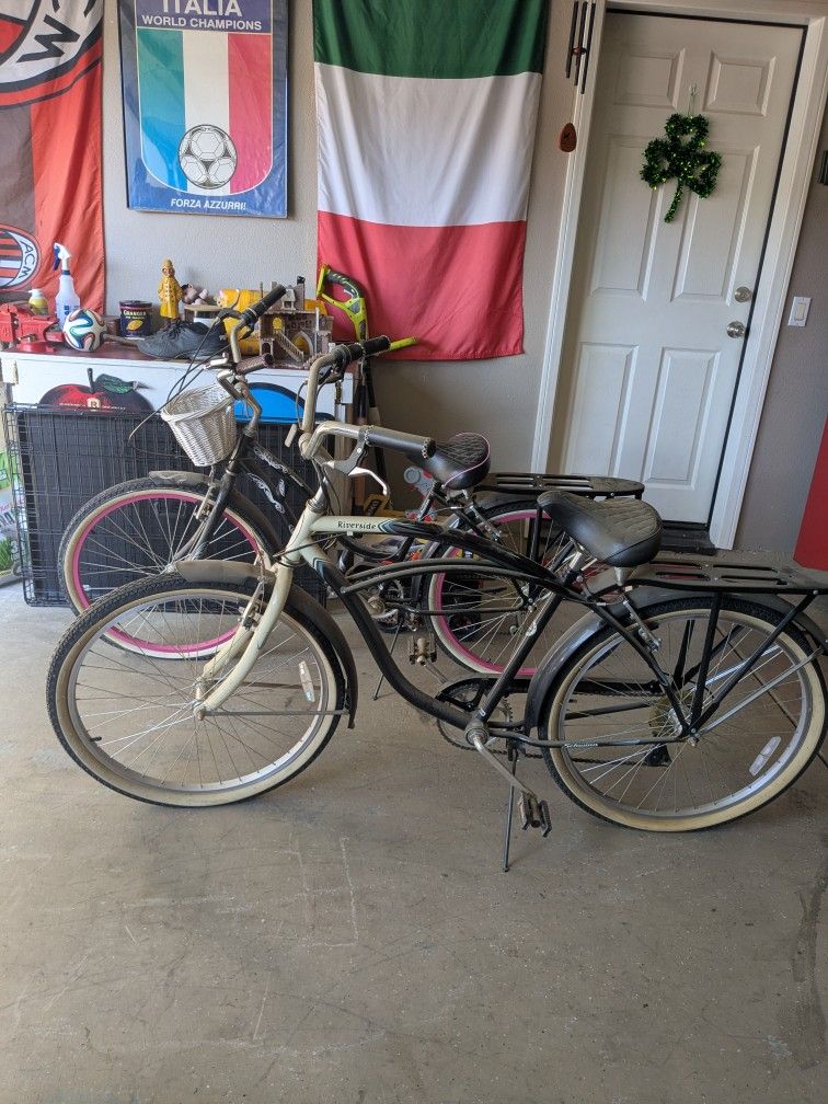 Set Of Beach Cruiser