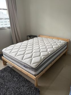 Full-Size Bed – Mattress, Box Spring & Bed Frame