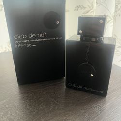 Club de nuit intense man