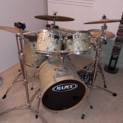 Mapex Pro M Series Drumset With Sabian Symbols