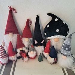Family of 11 gnomes for $30 * Apopka Pick-Up *