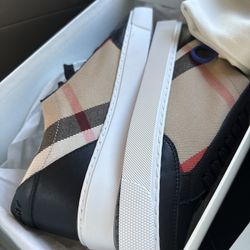 Authentic Burberry Shoes 