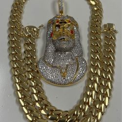 Chain 16MM With Pendant 14k Gold Plated Doesn't Loses Color 