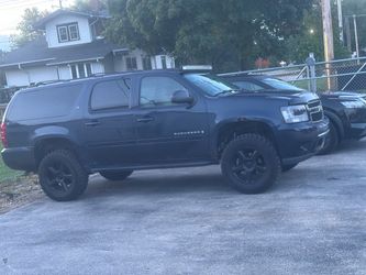 2008. Suburban. 1500