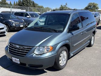2005 Chrysler Town & Country