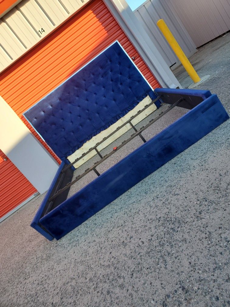 Nice King Bed And Headboard And Mattress