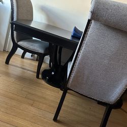 Large solid wood dinning table 84 x 46