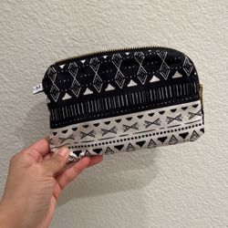 Black And White Essential Oil Holder Case