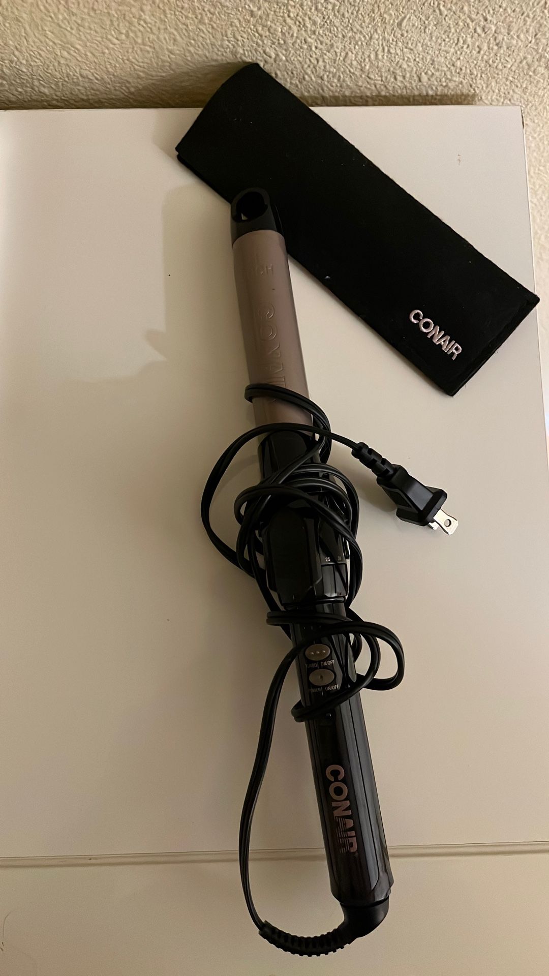 Conair Hairstyling Tool With Case