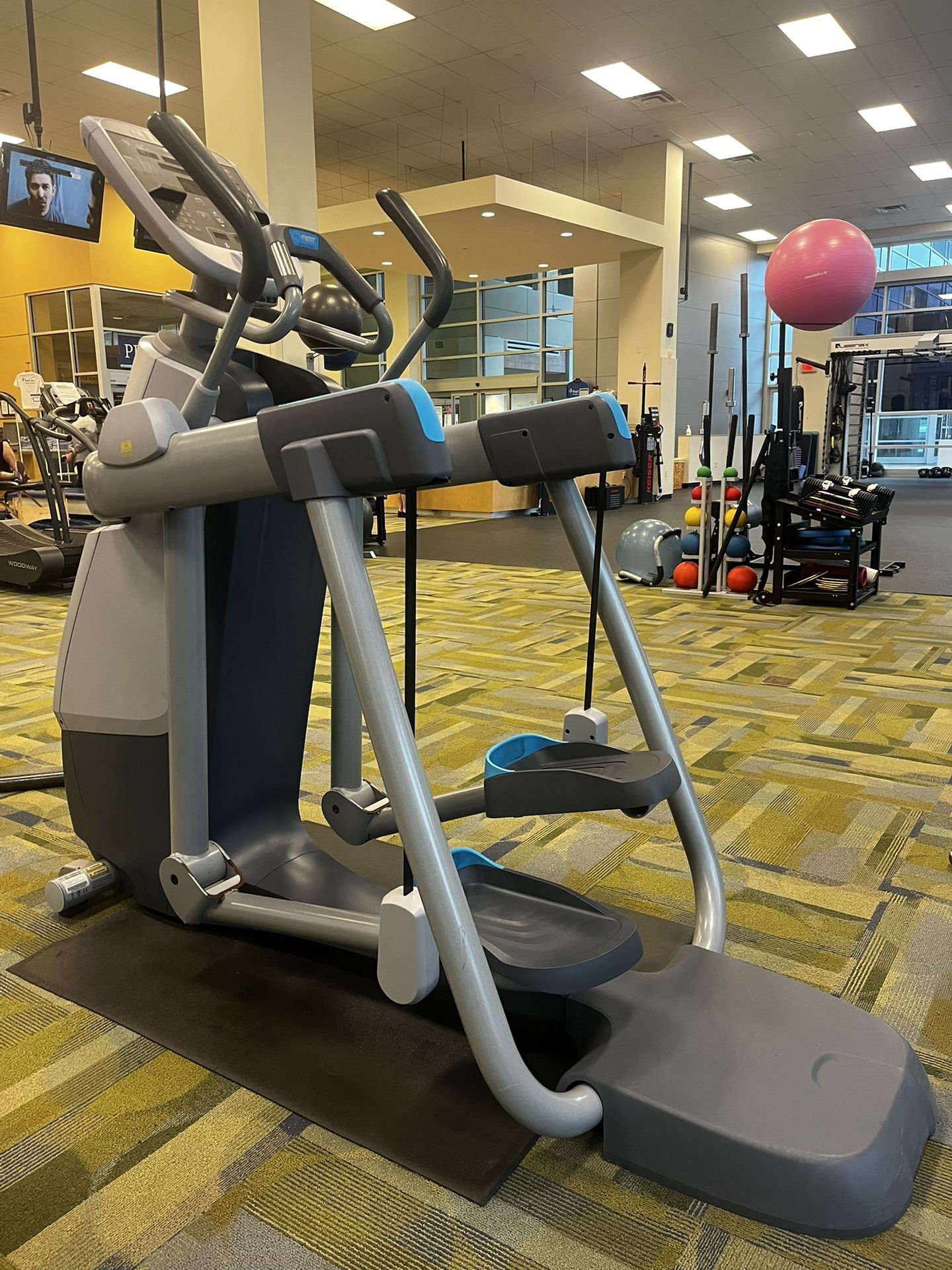 PRECOR AMT 835 Open Stride