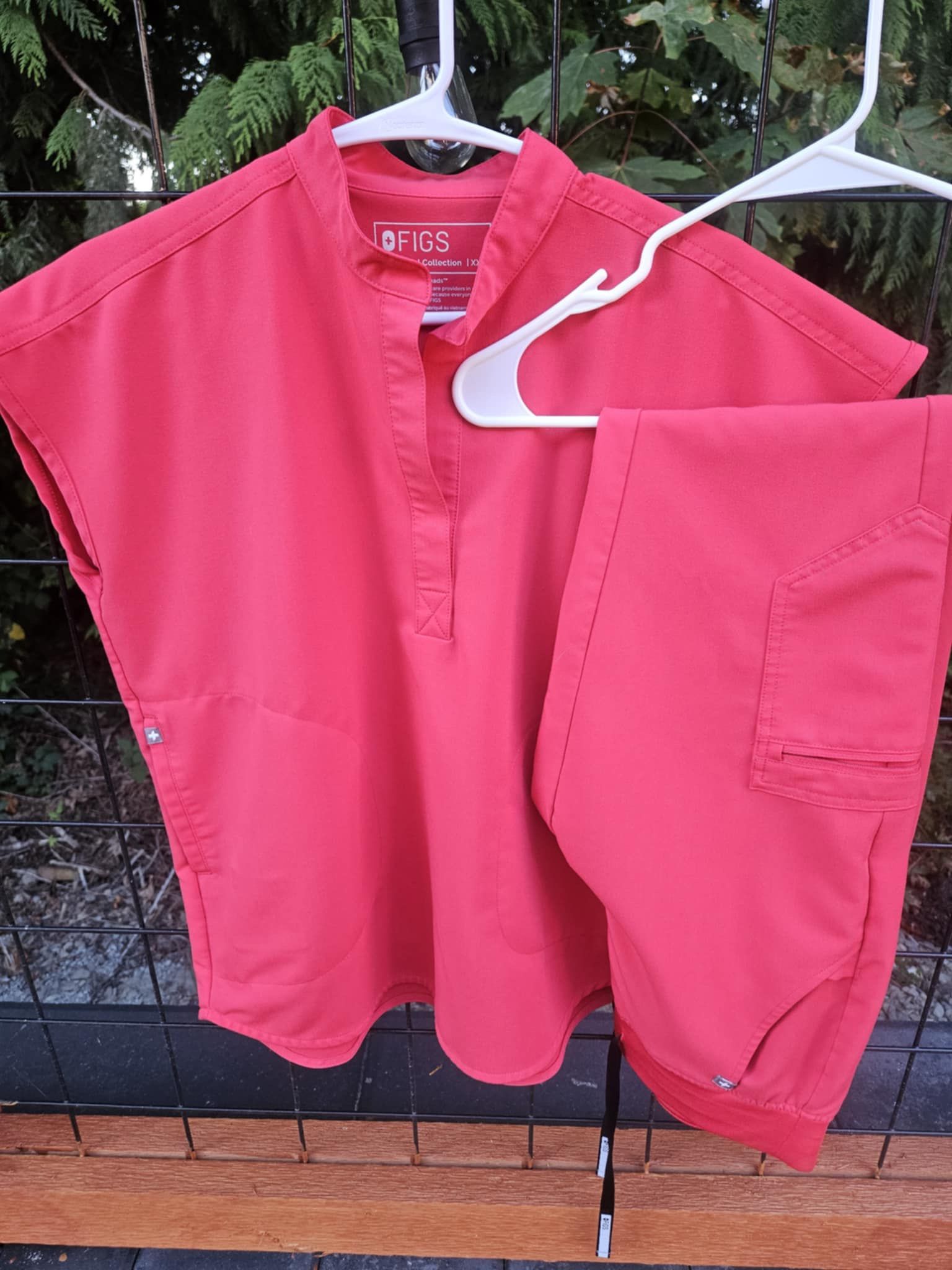 Figs scrubs, Women’s, Hot pink