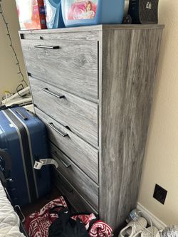 Ashleys Baystorm 5 Drawer Chest of Drawers