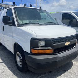 2017 CHEVROLET EXPRESS G2500