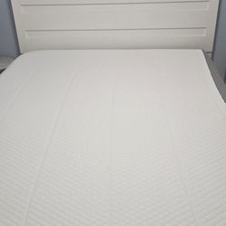 Queen Bed With Mattress 