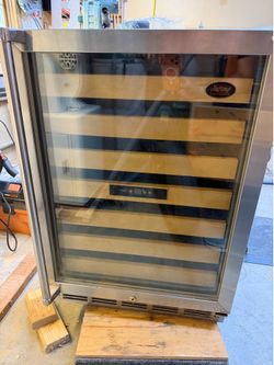 Undercounter Wine Cooler Refrigerator