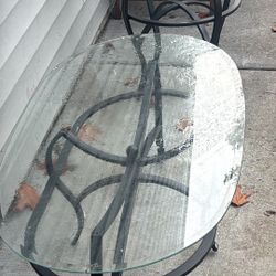 oval and round center tables 