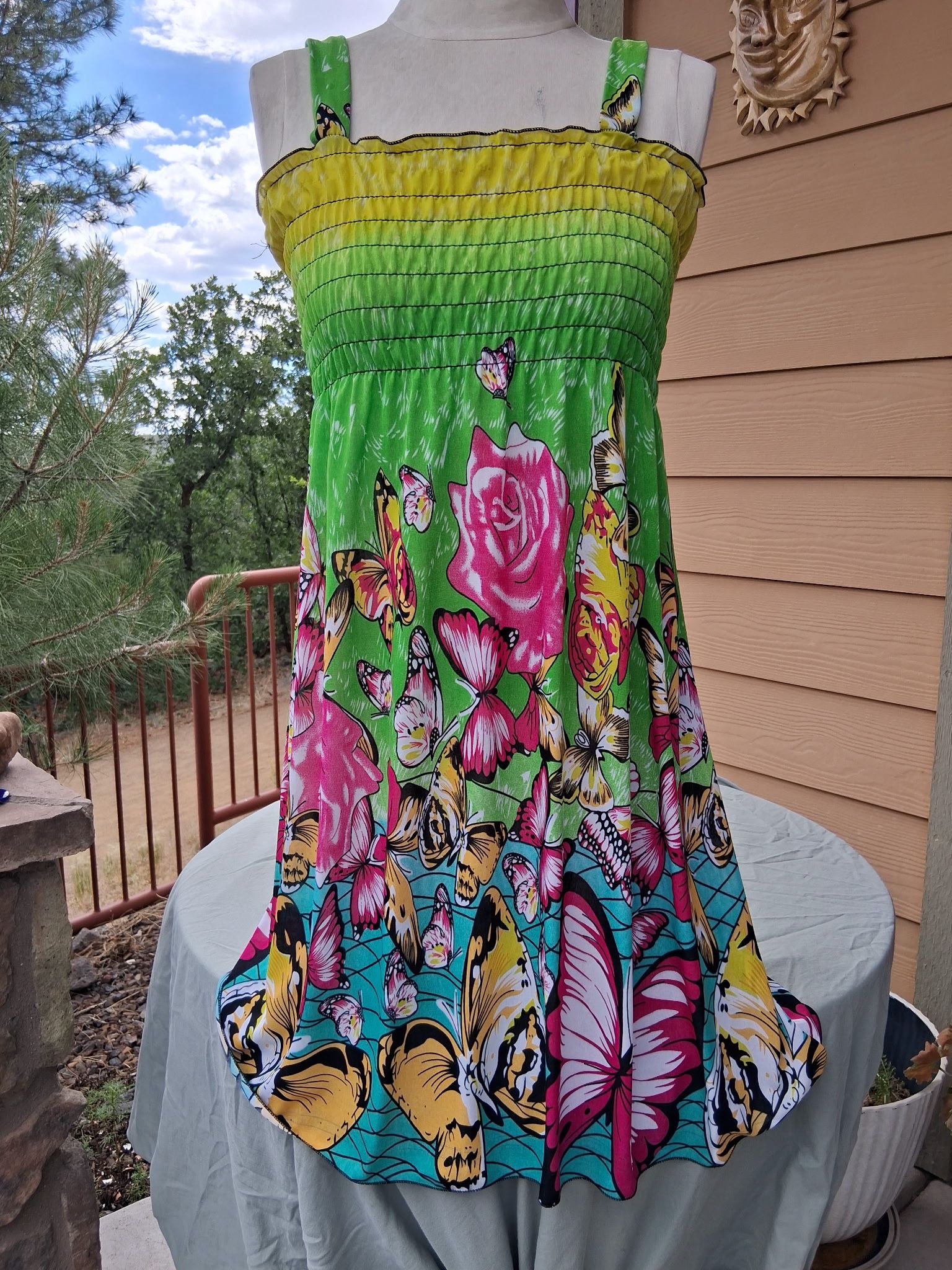 NWT SUMMER YELLOW N GREEN BUTTERFLY GATHERED BUST STRETCH MIDI DRESS