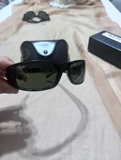 Ray-Ban 4057