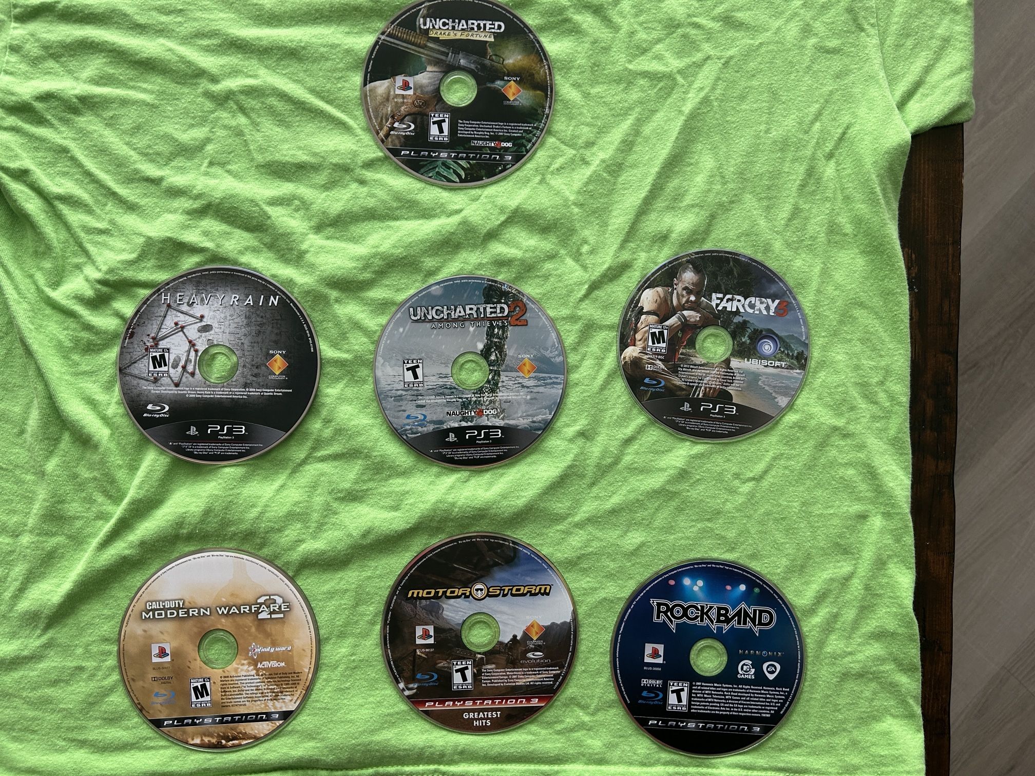 Seven Classic PS3 Games for Sale! Free Case logic 64 CD case