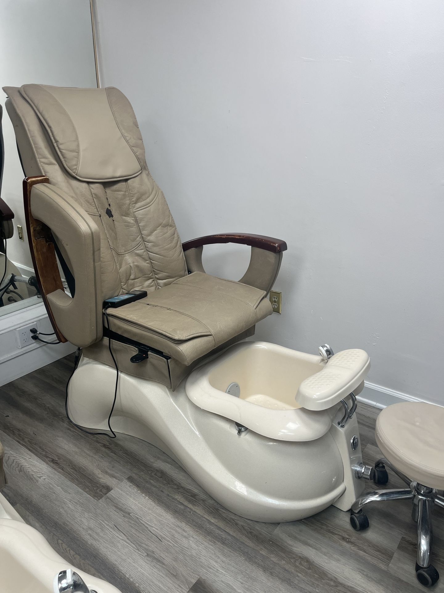 4 Pedicure Salon Chairs $250 EACH!
