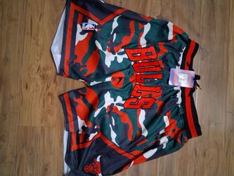BULLS SHORTS