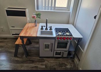 Kidkraft toy kitchen
