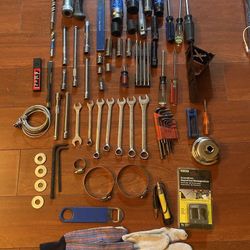 Tool in very good condition—everything you see in the photos.