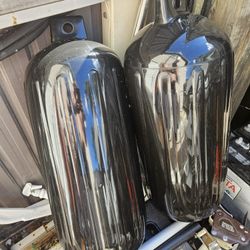 2 Boat Fenders, Polyform  G-6 Black