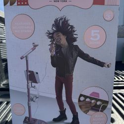 FAO SHWARTZ Karaoke Microphone With stand 