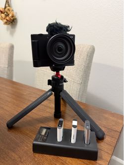 Sony ZV-1F Creator Bundle