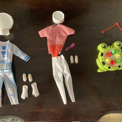 Elf On The Shelf, Costumes & Props. $5. Each.  Used 1 time.  (Johnstown Ohio)