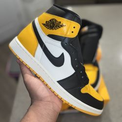 Jordan 1 (Yellow Toe)