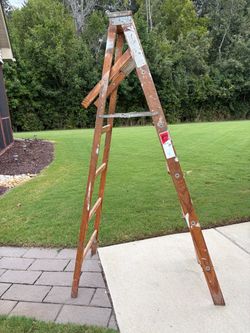 Wooden A-Frame Step Ladder 6’