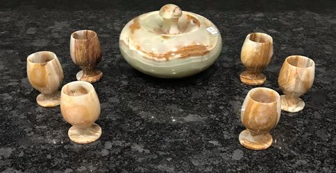 7 PC GREEN & BROWN ONYX MARBLE STONE SET. (make a offer)