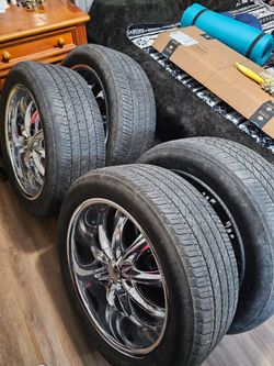 Set of Tires 275/50R22