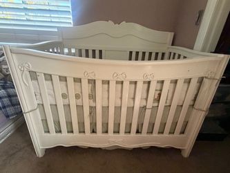 Crib for sale / Cuna de venta