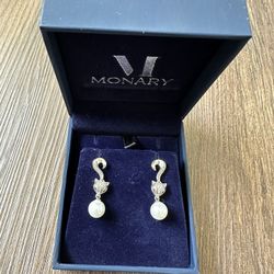 Monary Pearl Earrings