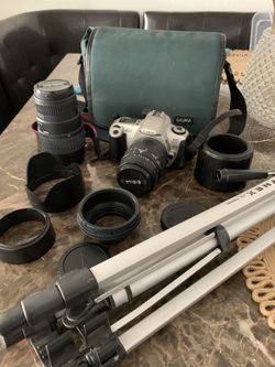 Canon EŌS Rebel 2000 Camera With Accessories