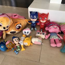 Tons of Plushies/stuffed Animals 