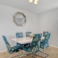 Final Price Cut 7 Pcs Dining Set