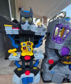 BATMAN TOYS LARGE HOUSES ( 2x $30)