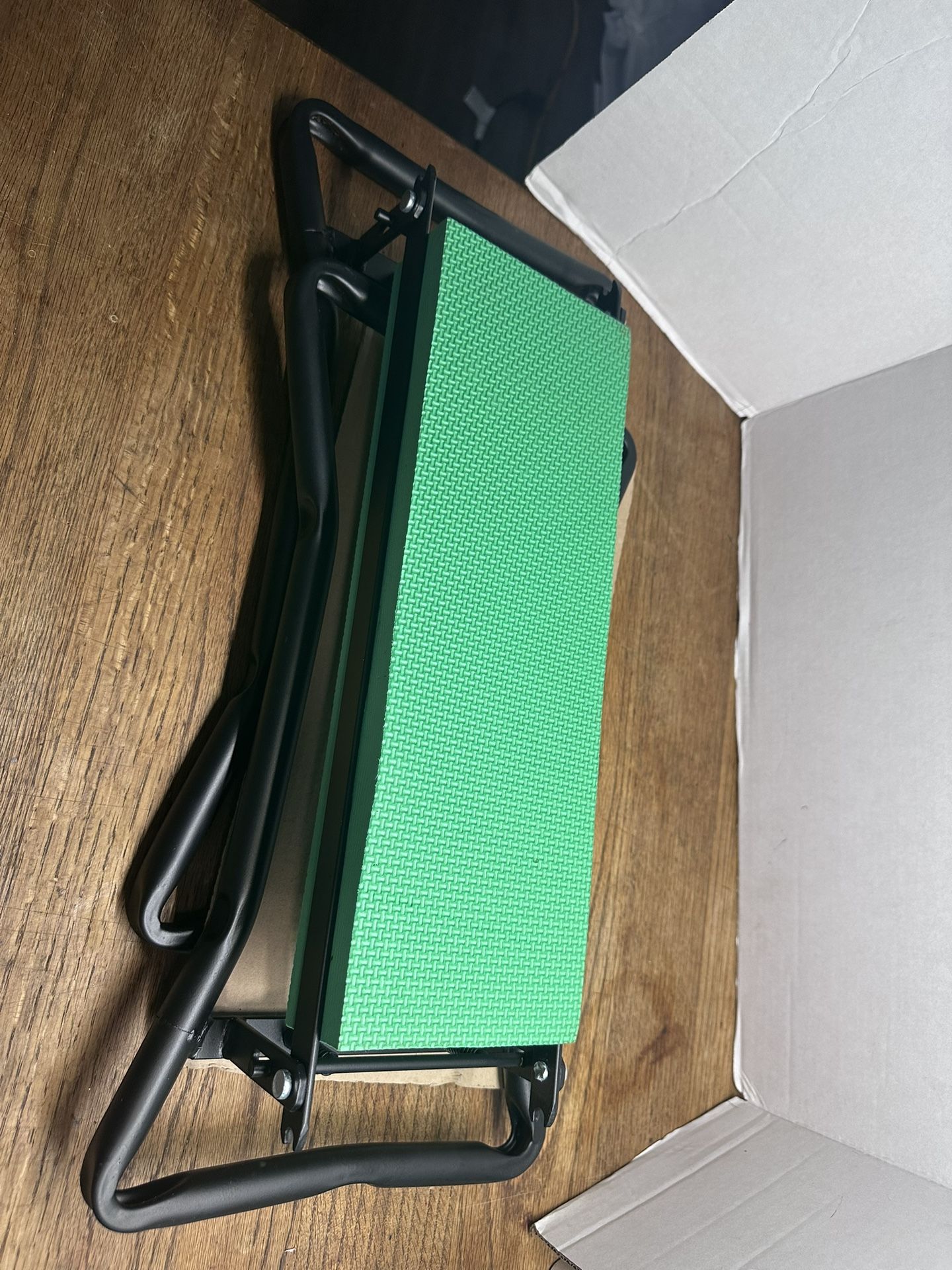 Garden Kneeler - Multi-Functional Gardening Seat and Kneeler