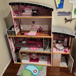Barbie House With Barbies And Accessories 