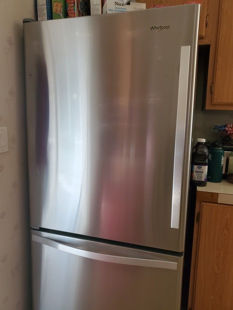 Whirlpool Refrigerator 