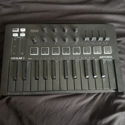 Arturia MiniLab 3